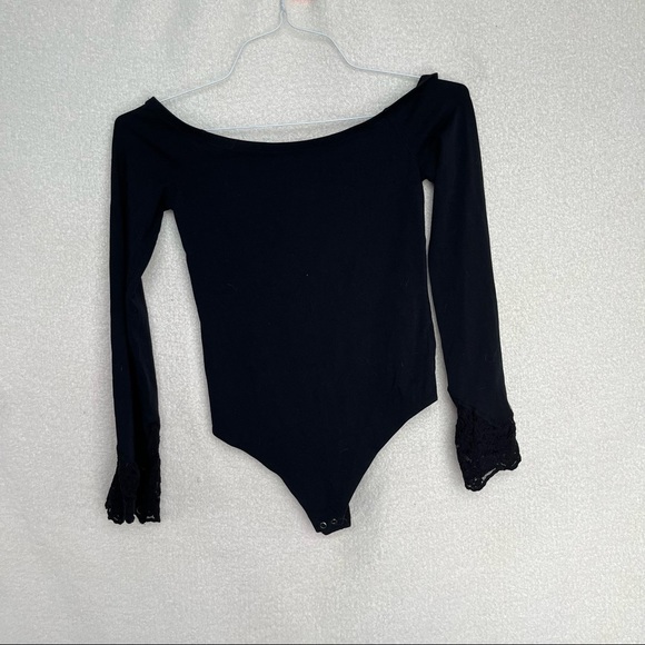 Express Lace Sleeve Off Shoulder Bodysuit - Picture 3 of 4